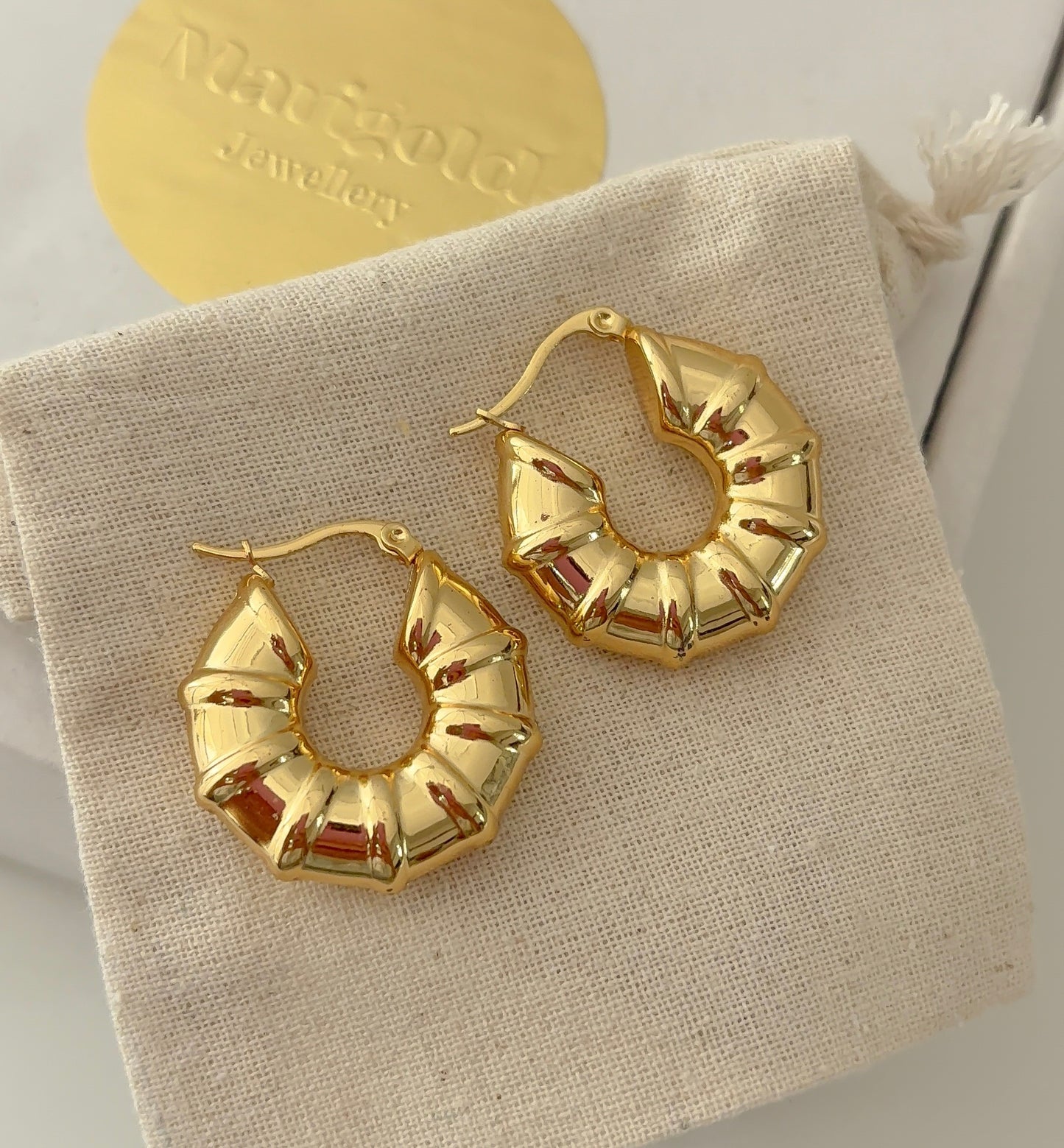 Croissant hoops