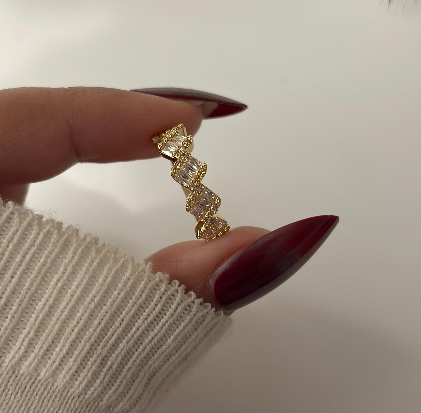 Zigzag baguette ring