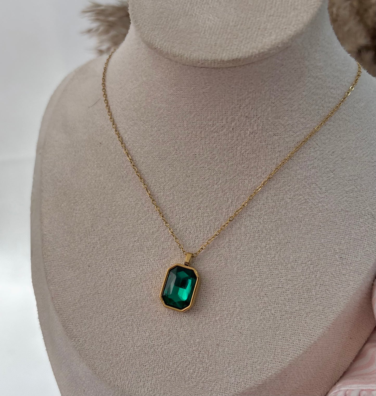 Iris necklace