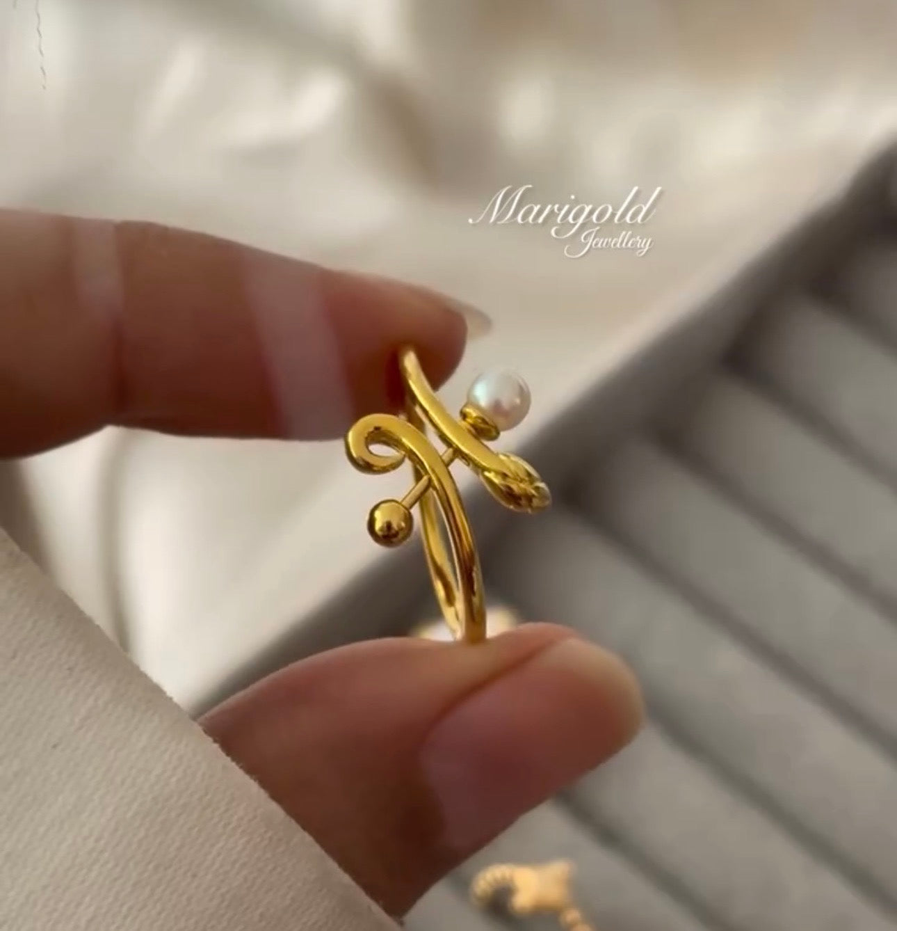 Vine and pearl ring