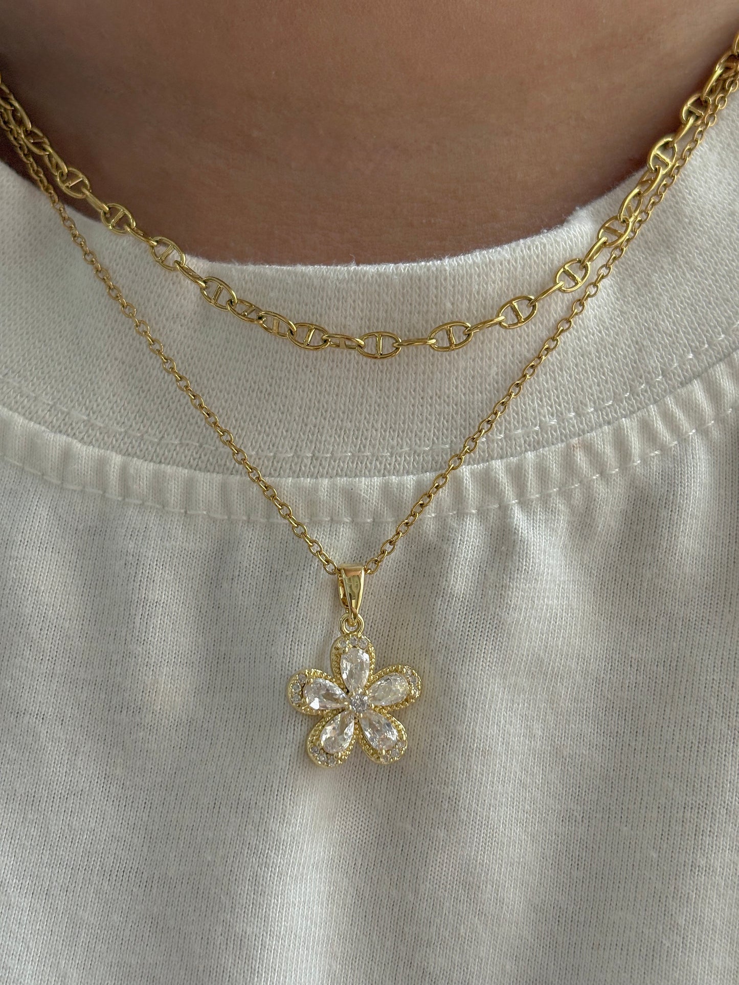 Daisy dew necklace