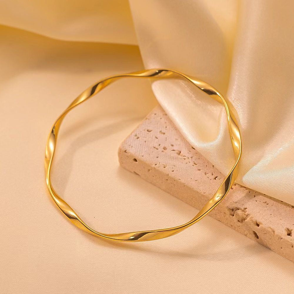 Twisted bangles set of 2