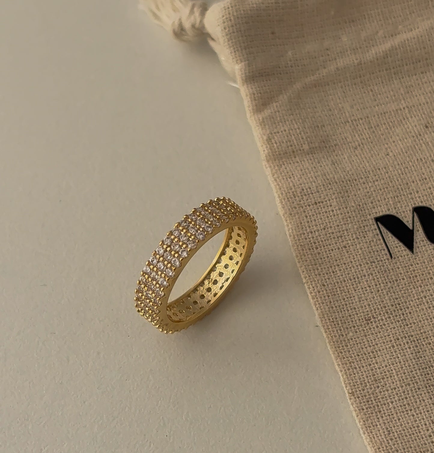 Shimmer ring