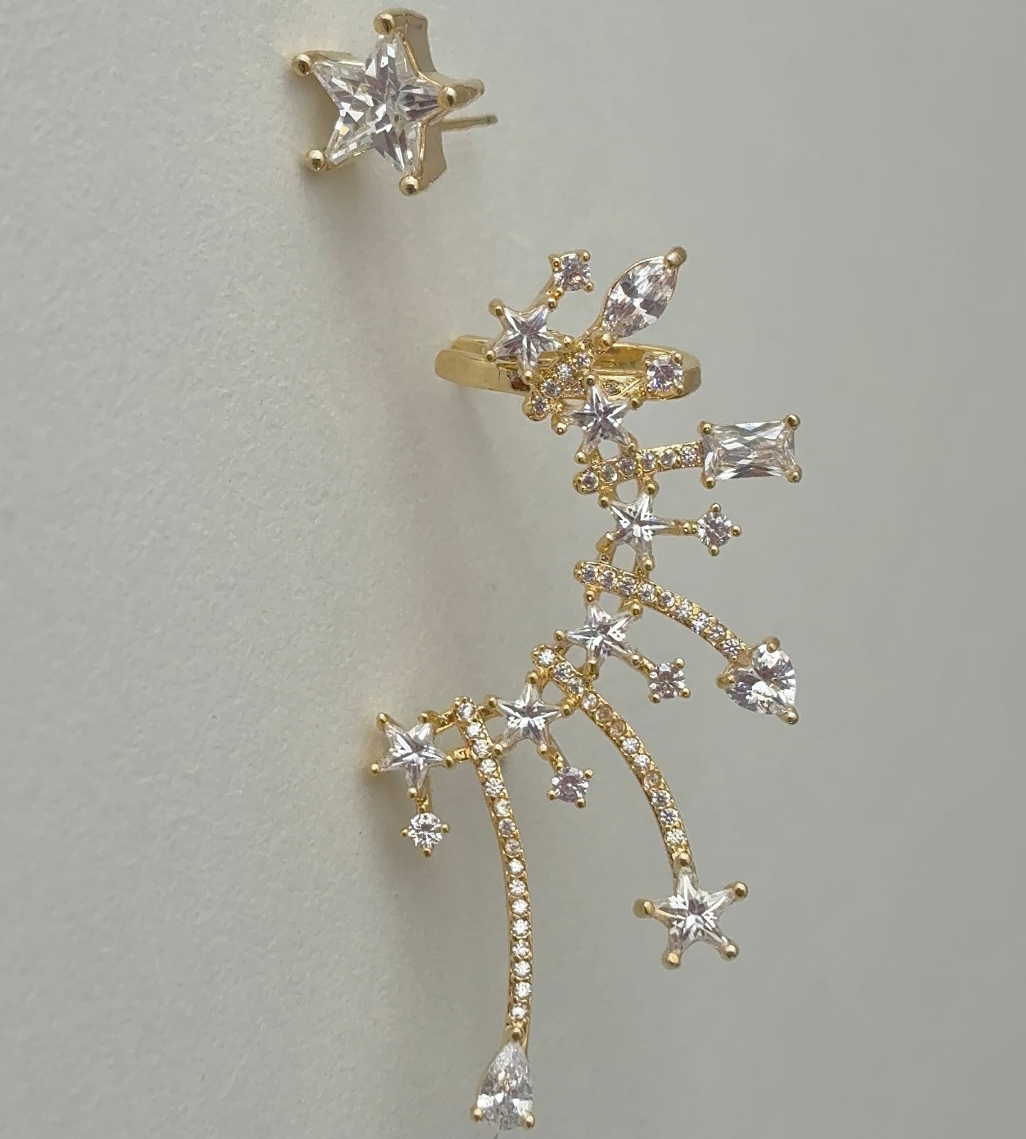 Star studded earcuff with earring