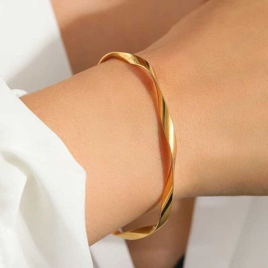 Twisted bangles set of 2