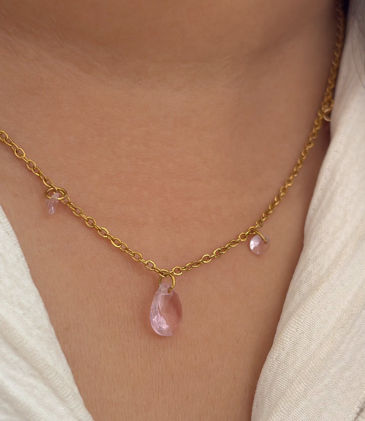 Rose dew necklace