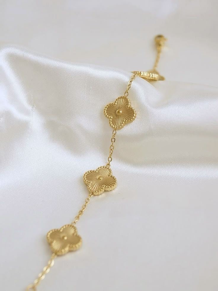 Clover bracelet