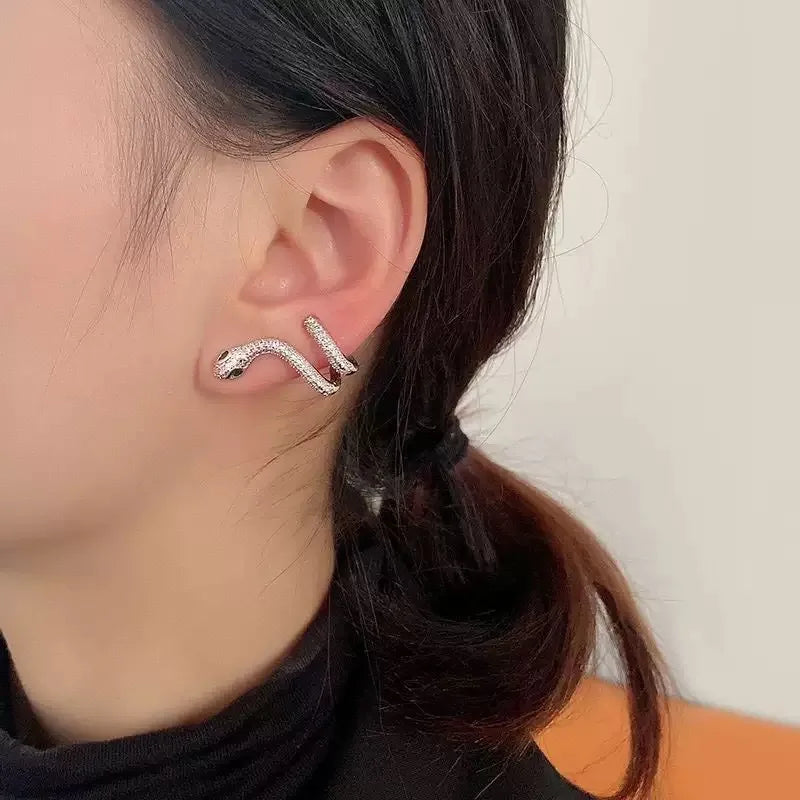Serpentine shiny silver earcuff & earring