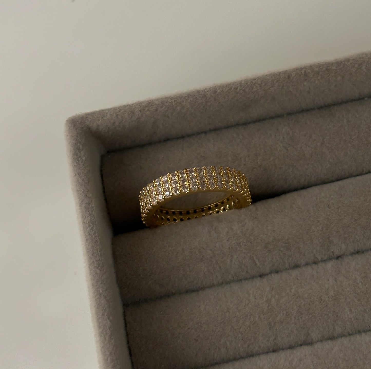 Shimmer ring