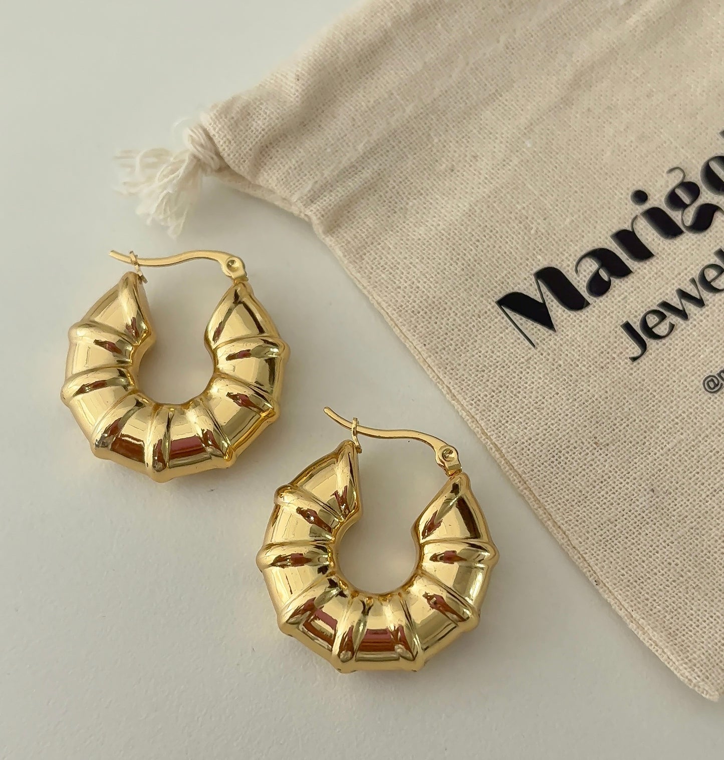 Croissant hoops