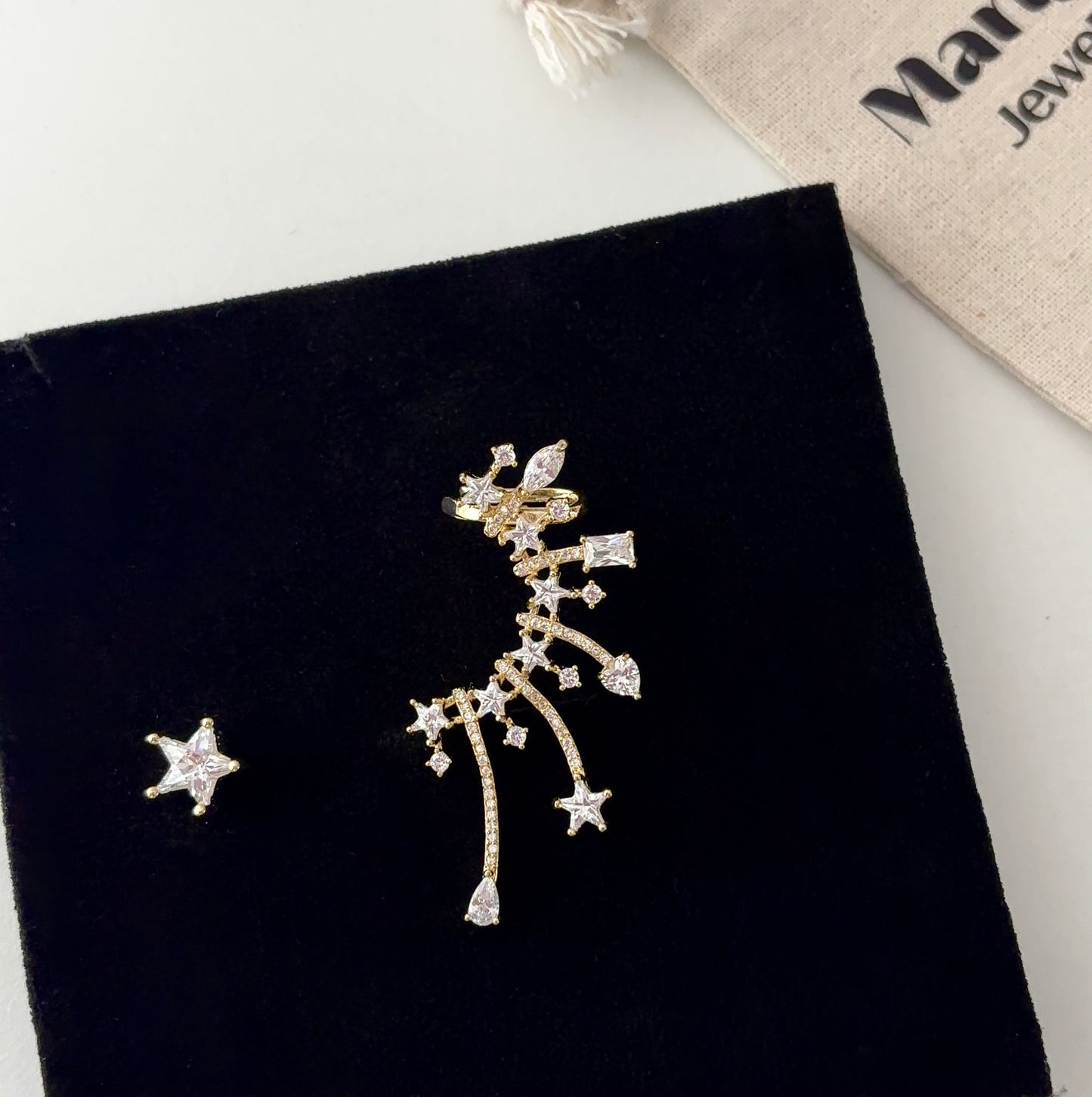 Star studded earcuff with earring